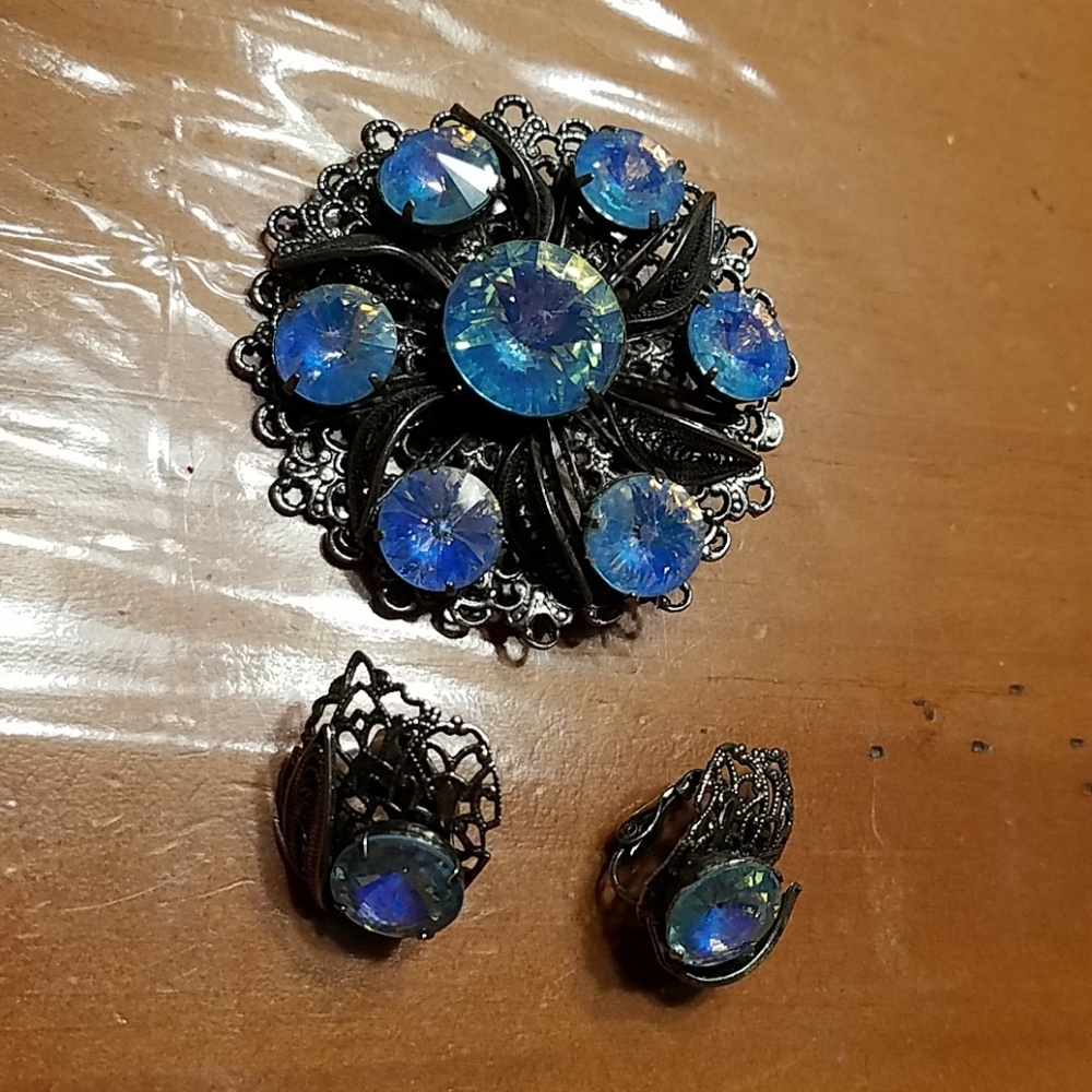 Antique brooch and earrings